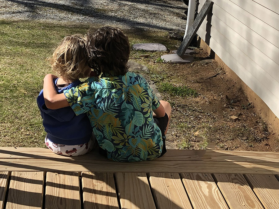 kids hugging